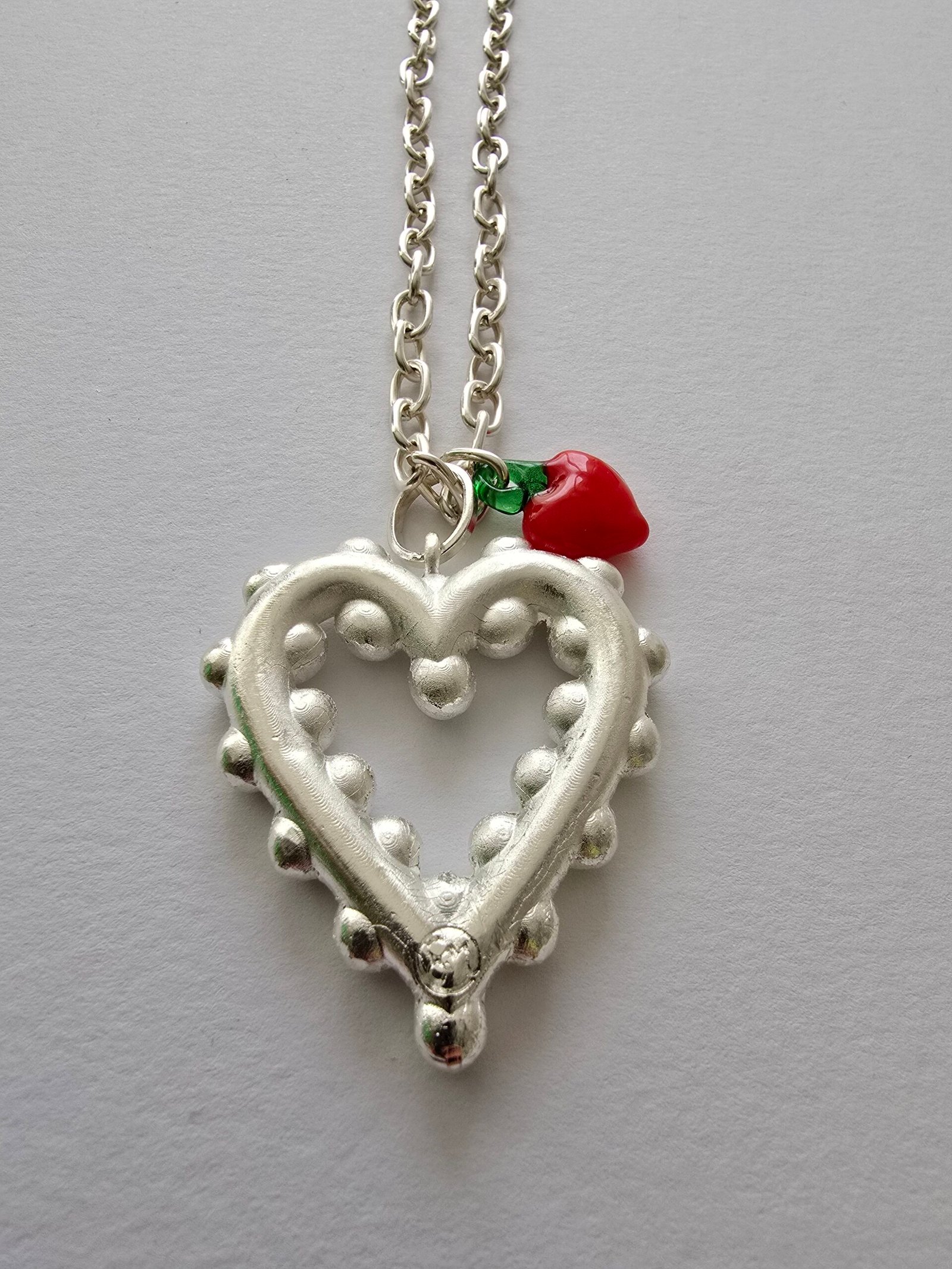 CHAIN SILVER HEART EMPTY DOTS